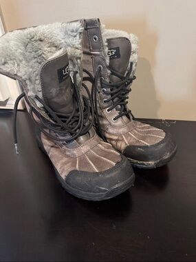 UGG Women's Gray Lace-Up Shearling Winter Boots
